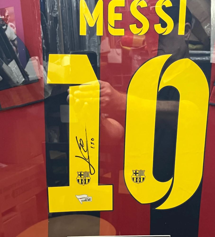 Barcelona  Pro Authentic Jersey Signed by Lionel Messi. Custom Framed